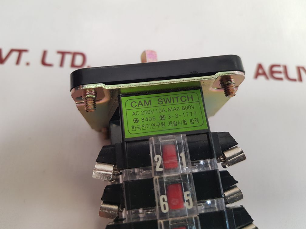 Yong Sung Cam Switch Ac 250V 10A, Max 600V