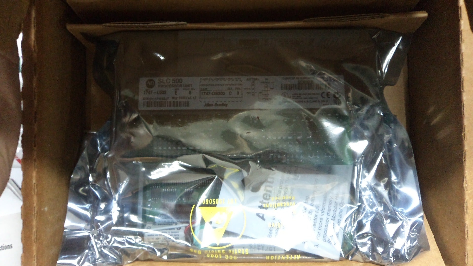 Allen bradley slc 5/03 cpu slc 500 1747-l532 e 8