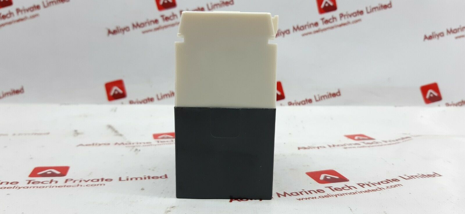 Telemecanique ca2-fn 162 relay 440v 60hz new