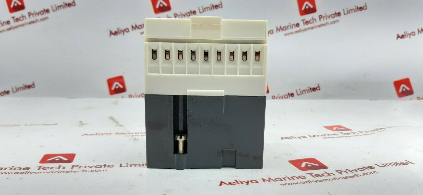 Telemecanique ca2-fn 162 relay 440v 60hz new