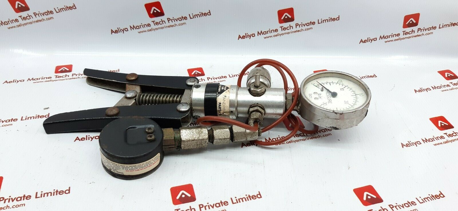 Hand held test pump tp1 pressure calibrator