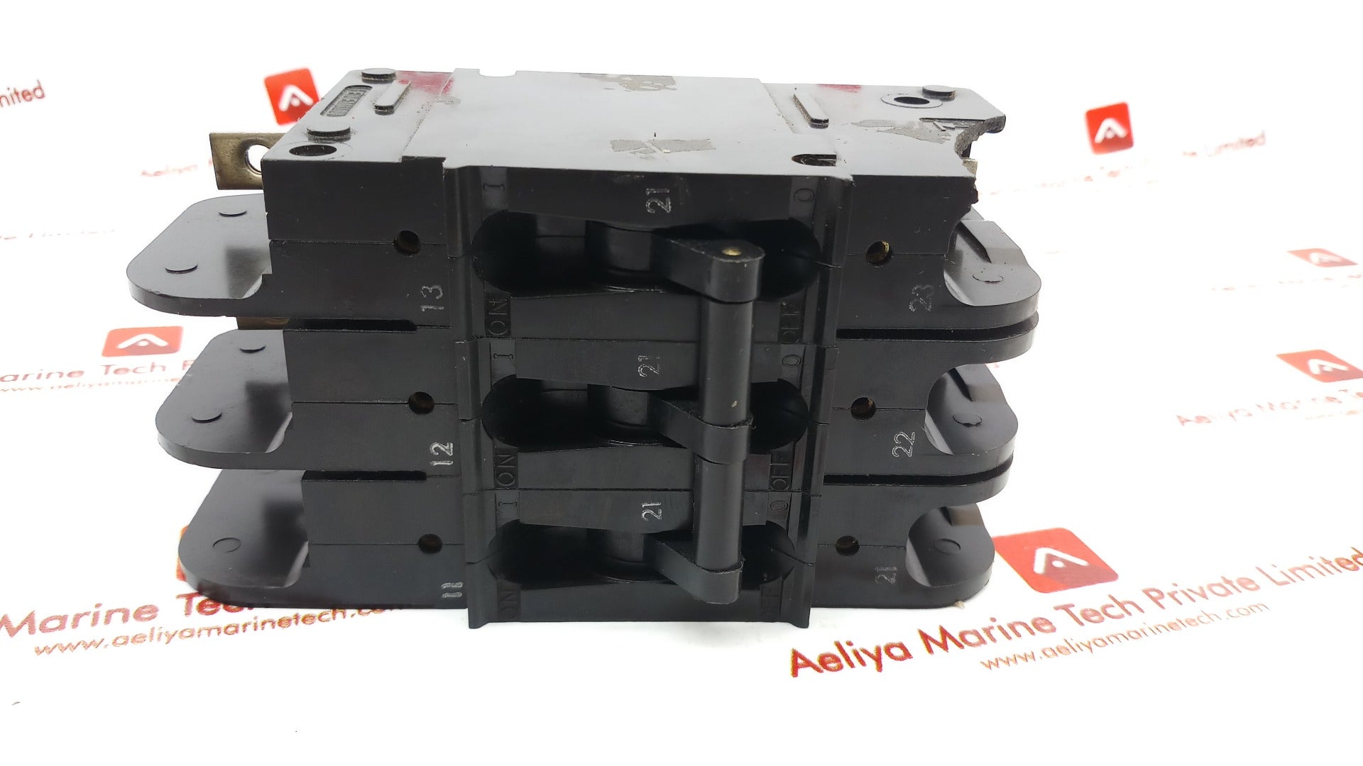 Heinemann Cf3-g8-ae Cf3-z33-55, 3 Pole Circuit Breaker