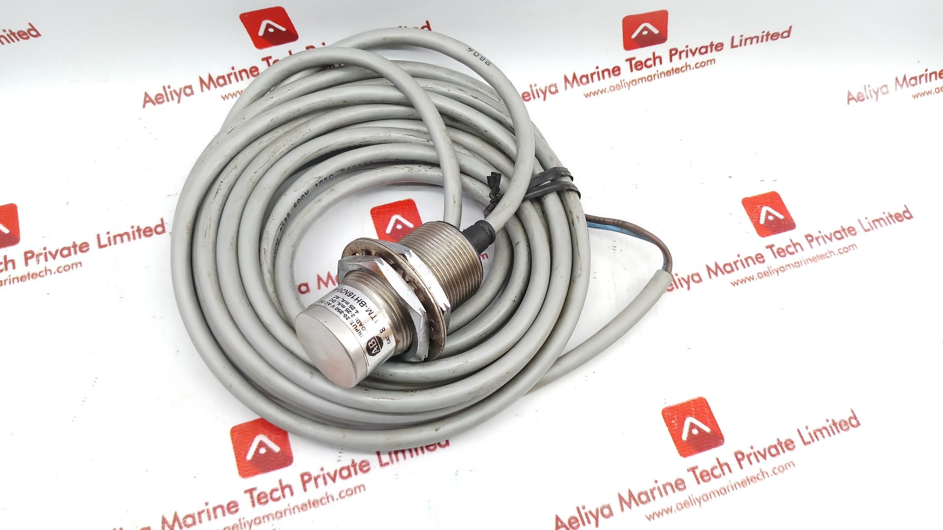 Allen bradley 871tm-bh15n30-ax proximity sensor ser A