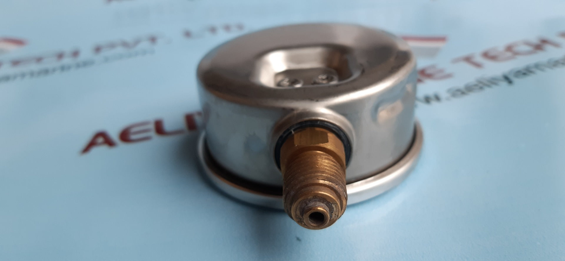Wika 213.53.63 pressure gauge 16kg/cm2 & psi