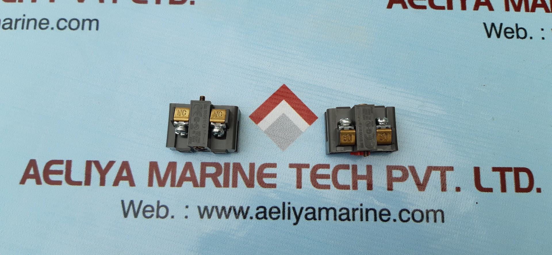 Lot of 6x Idec bs001e contact block