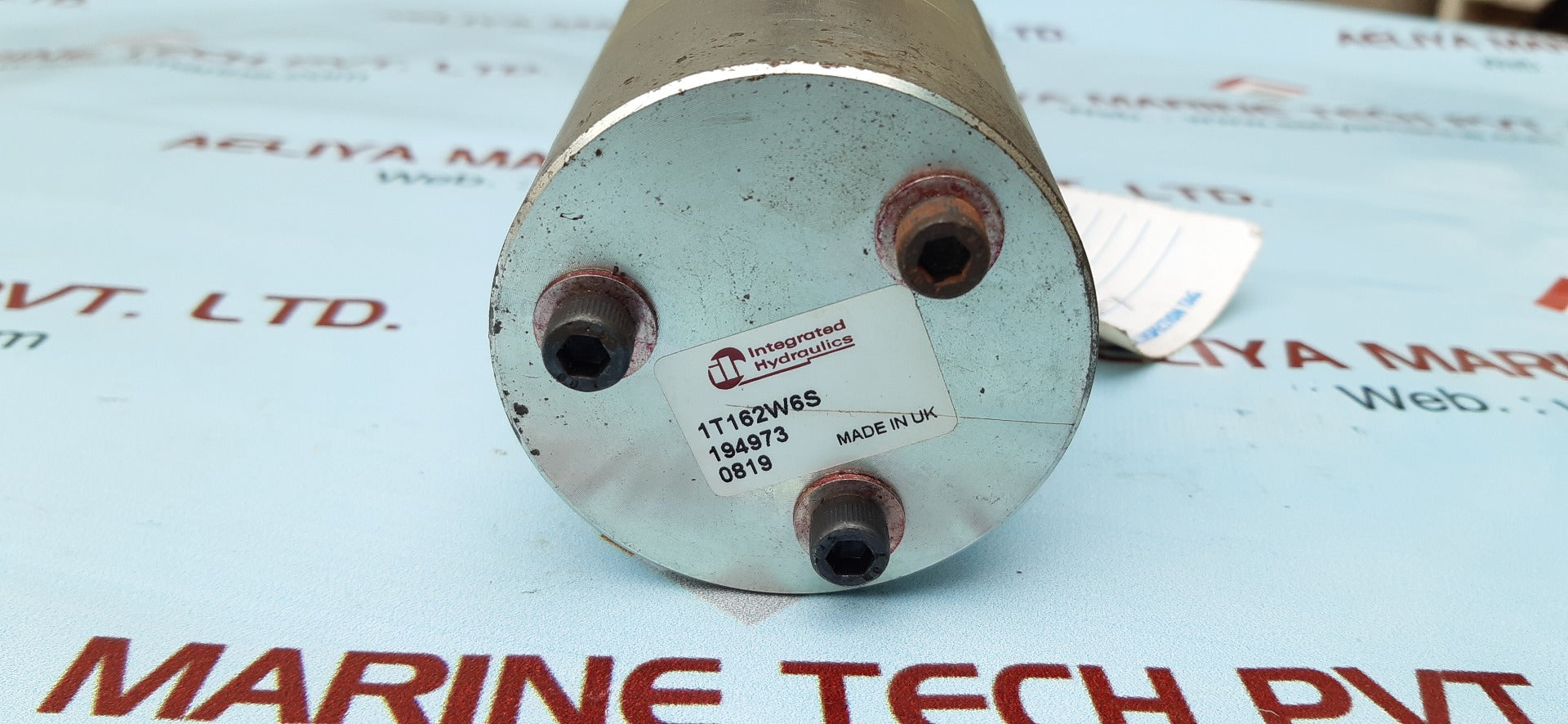 Integrated hydraulics 1t162w6s pressure intensifier