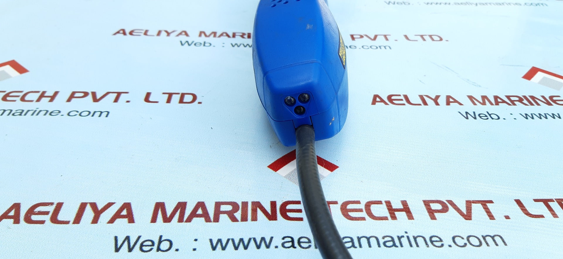 Yellow jacket accuprobe uv leak detector