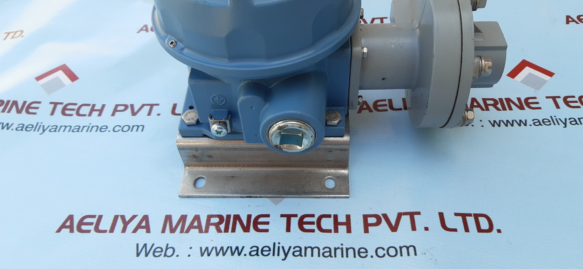 Ue j120k-15641 explosion proof differential pressure switch