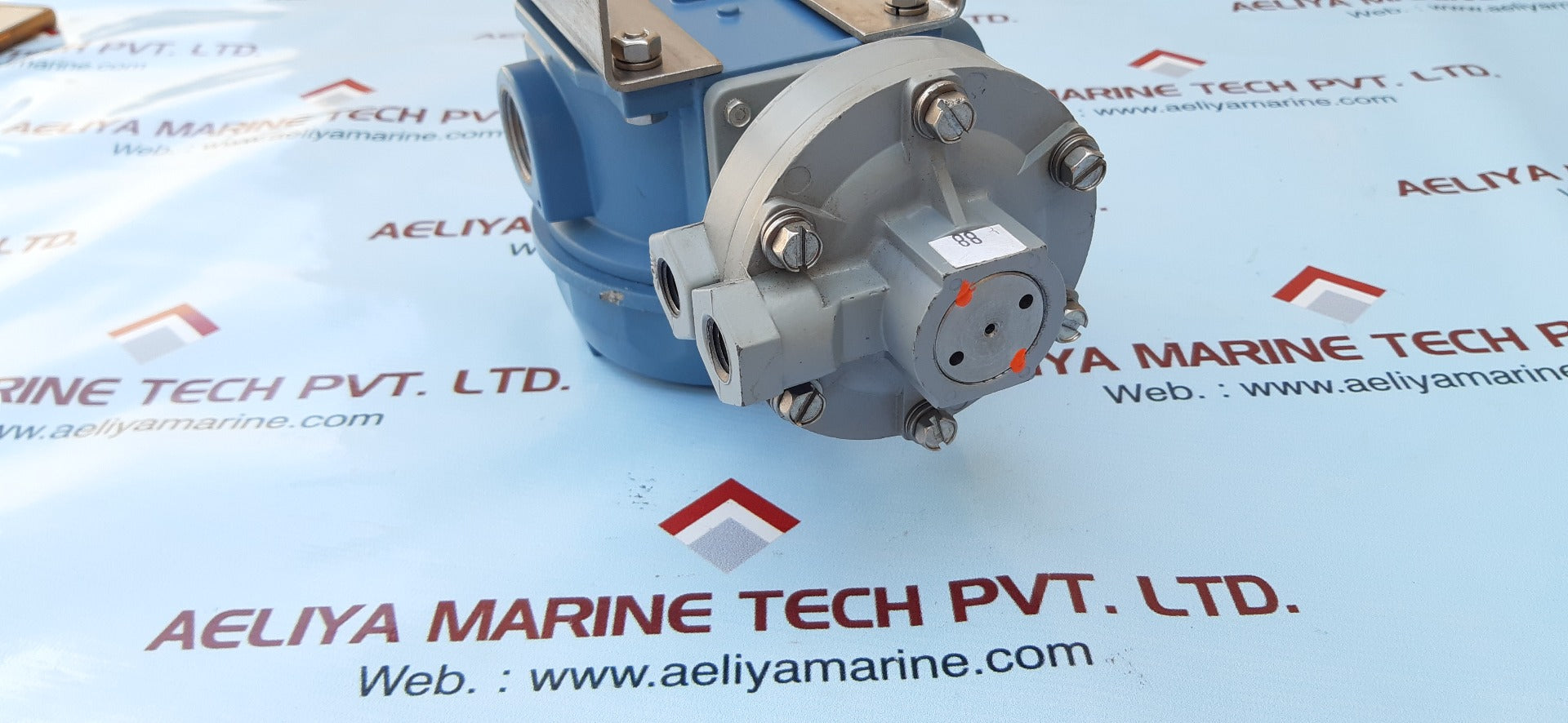 Ue j120k-15641 explosion proof differential pressure switch