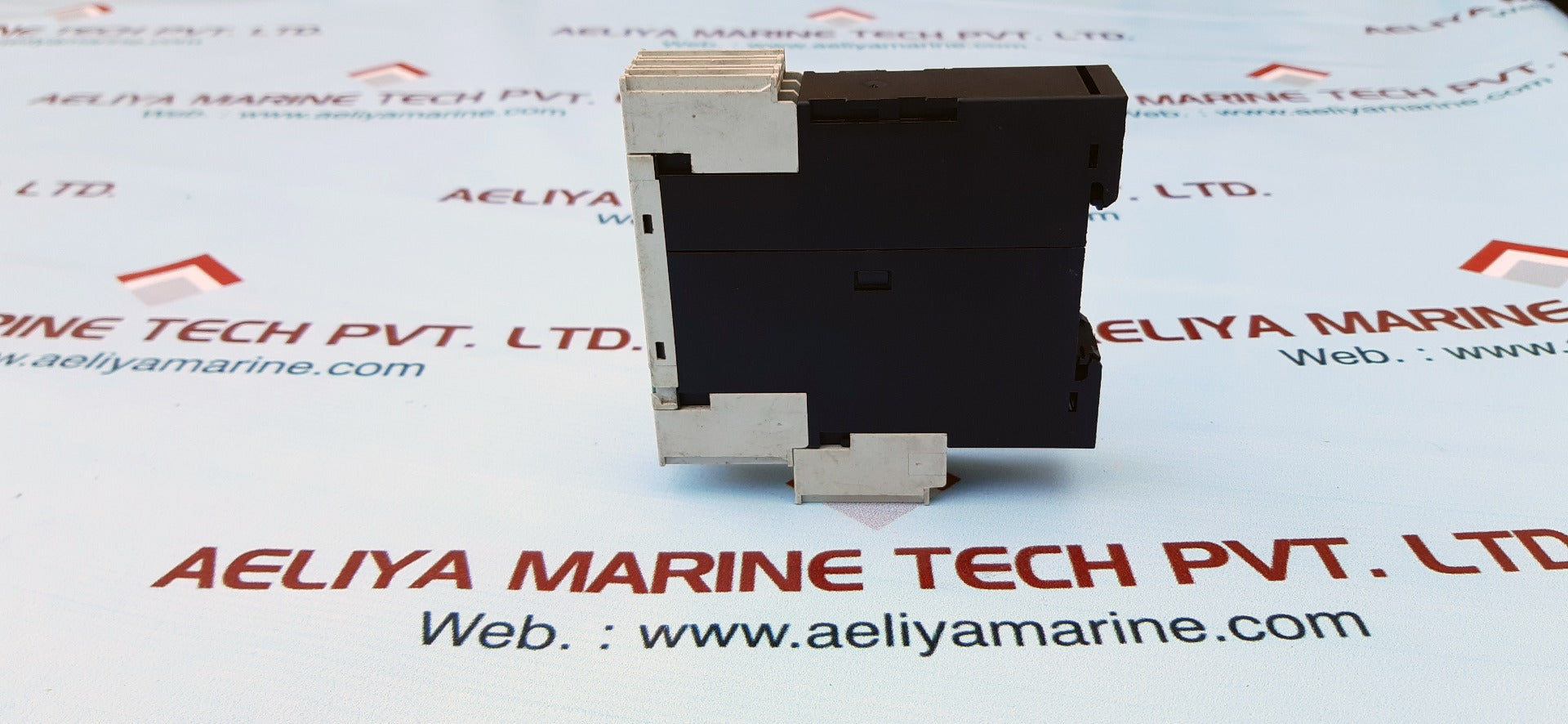 Siemens sirius 3rs1800-1bw00 coupling relay 24-240 ac/dc