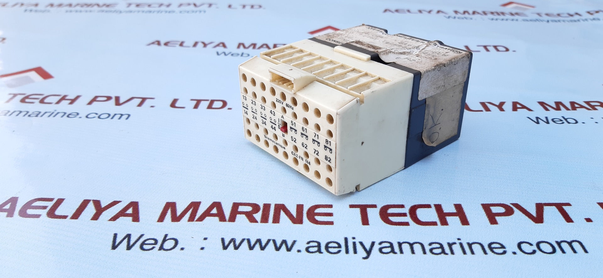 Telemecanique ca2-fn 144 relay 220v 60hz