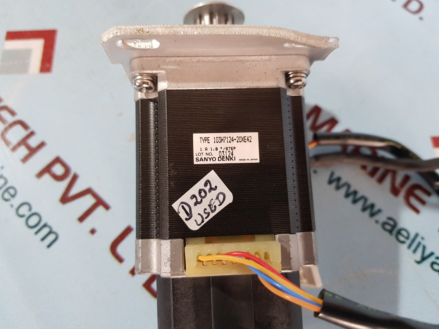 Sanyo Denki 103h7124-20xe42 bipolar hybrid stepping motor