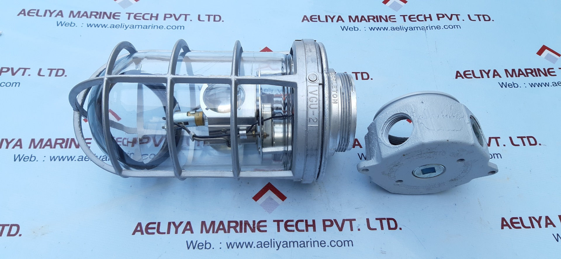 Appleton Vgu-2 Form 200 Explosion Proof Light Cover 115Vac