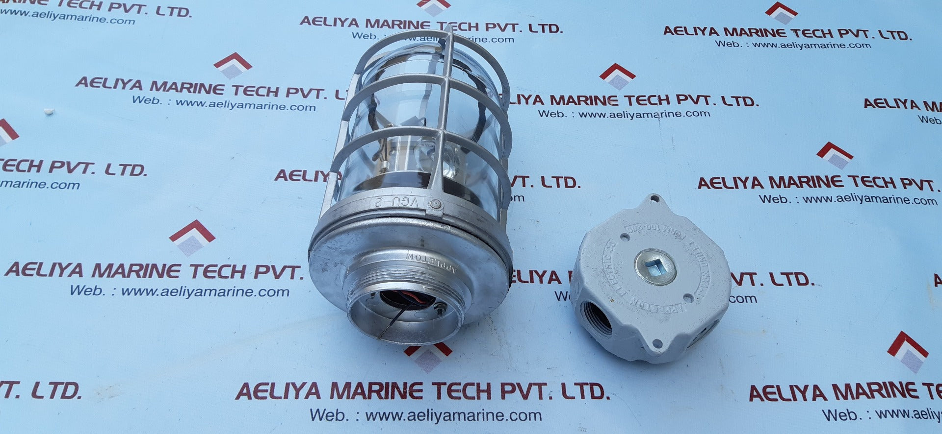 Appleton Vgu-2 Form 200 Explosion Proof Light Cover 115Vac