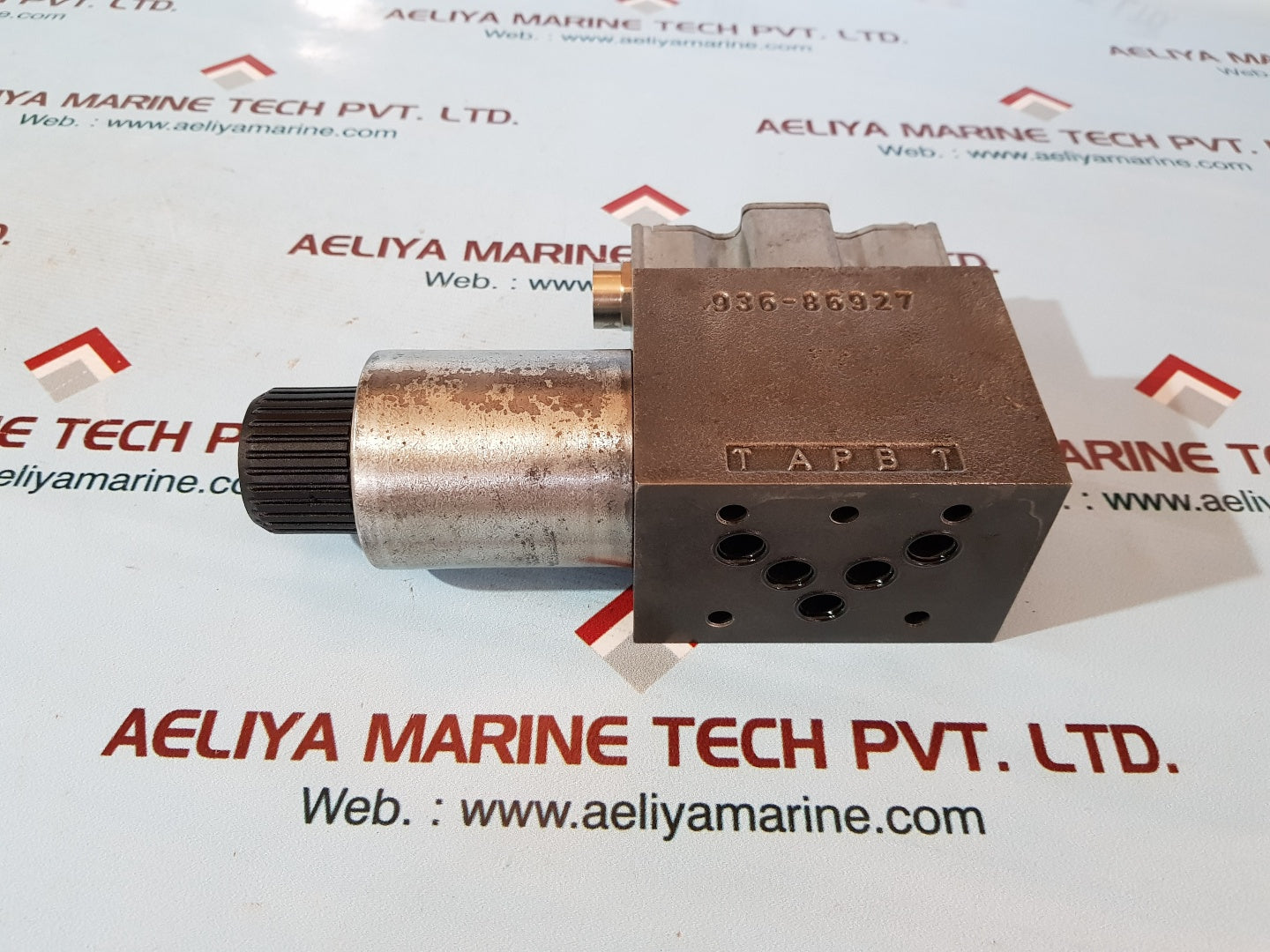 Macgregor hagglunds 287 3774-802 directional control valve 24v