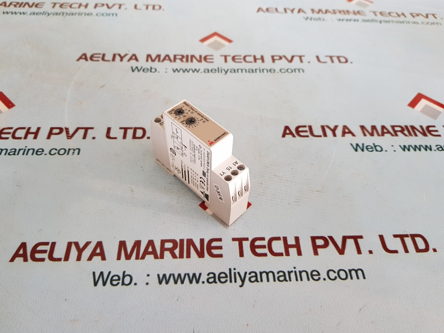 Carlo gavazzi daa51cm24 delay on operate timer ip20