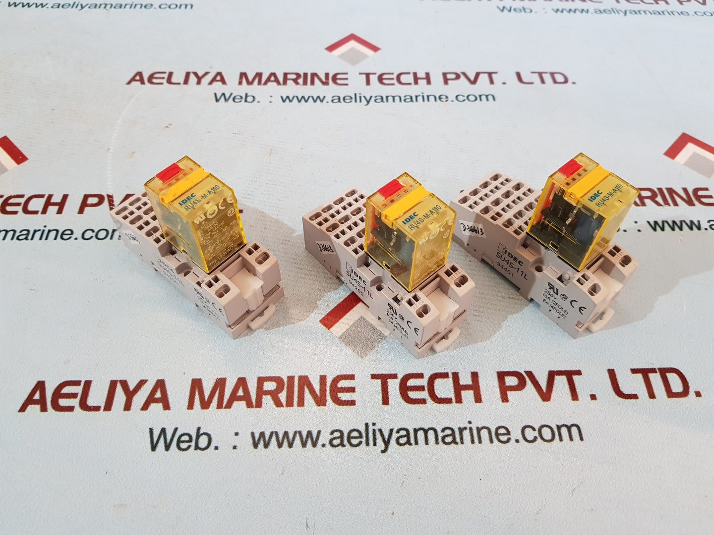 Idec su4s-11l intermediate power relay