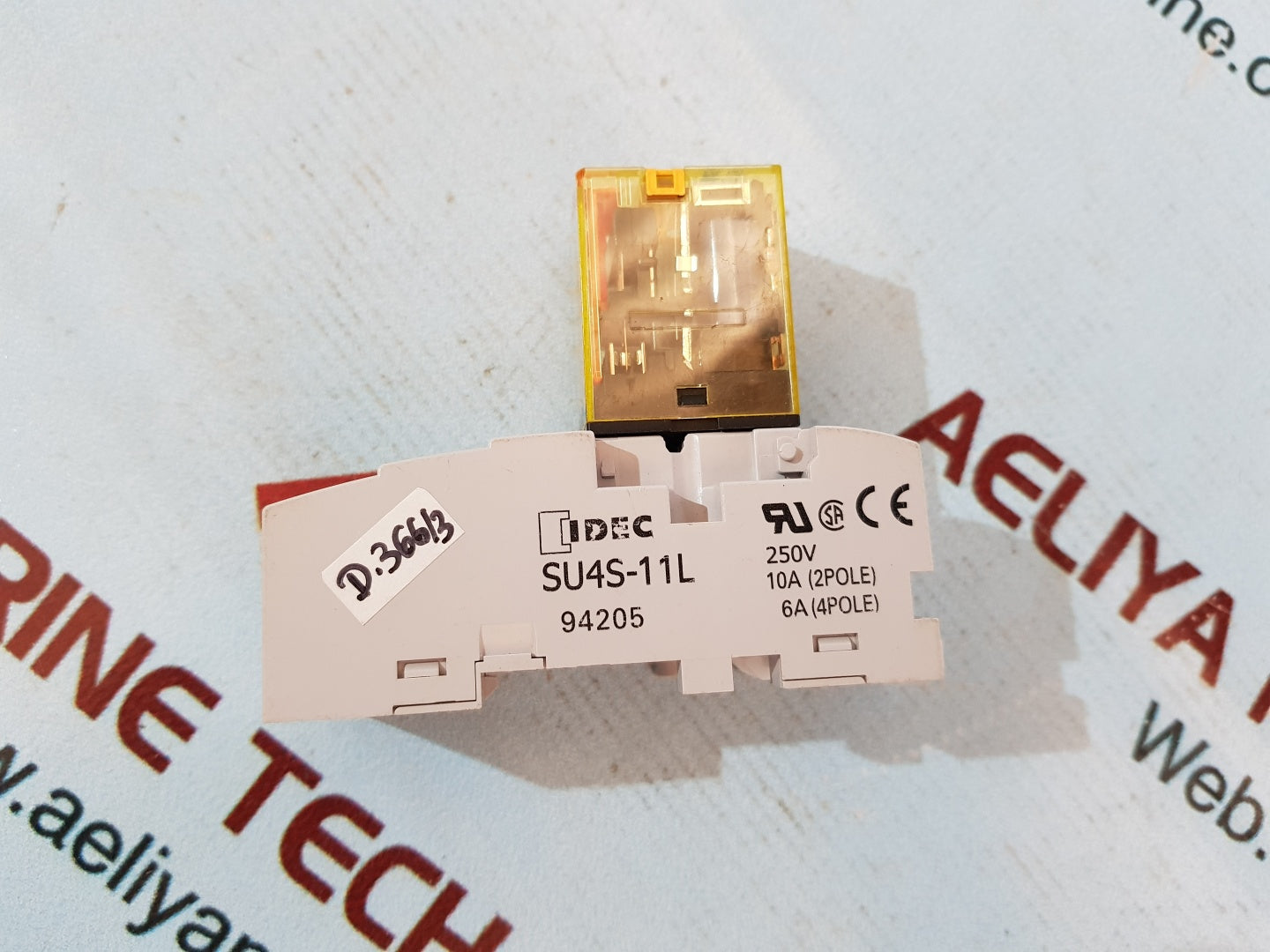 Idec su4s-11l intermediate power relay