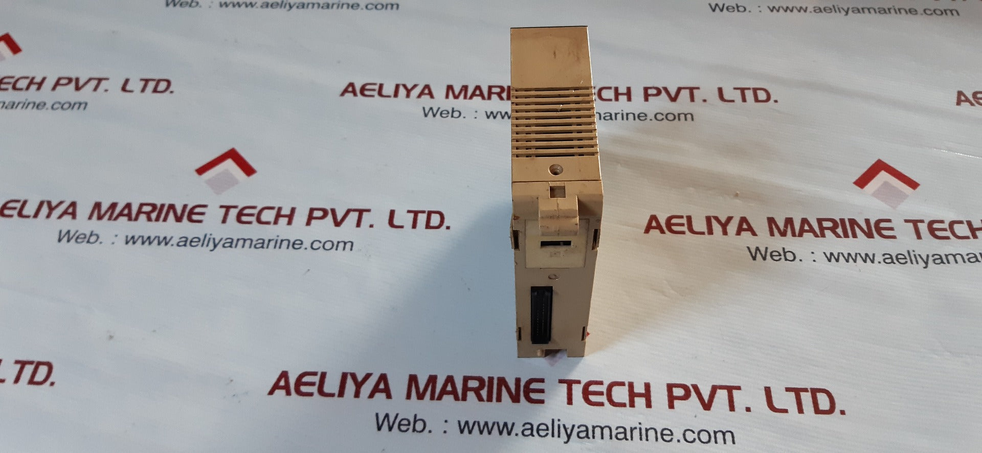 Omron C200H-0C224 Output Unit Module