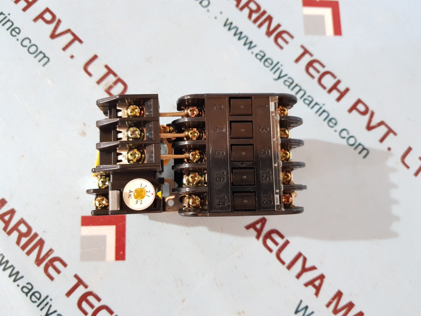 Fuji electric srca 3631-05/uv(4a 1 b) magnetic contactor