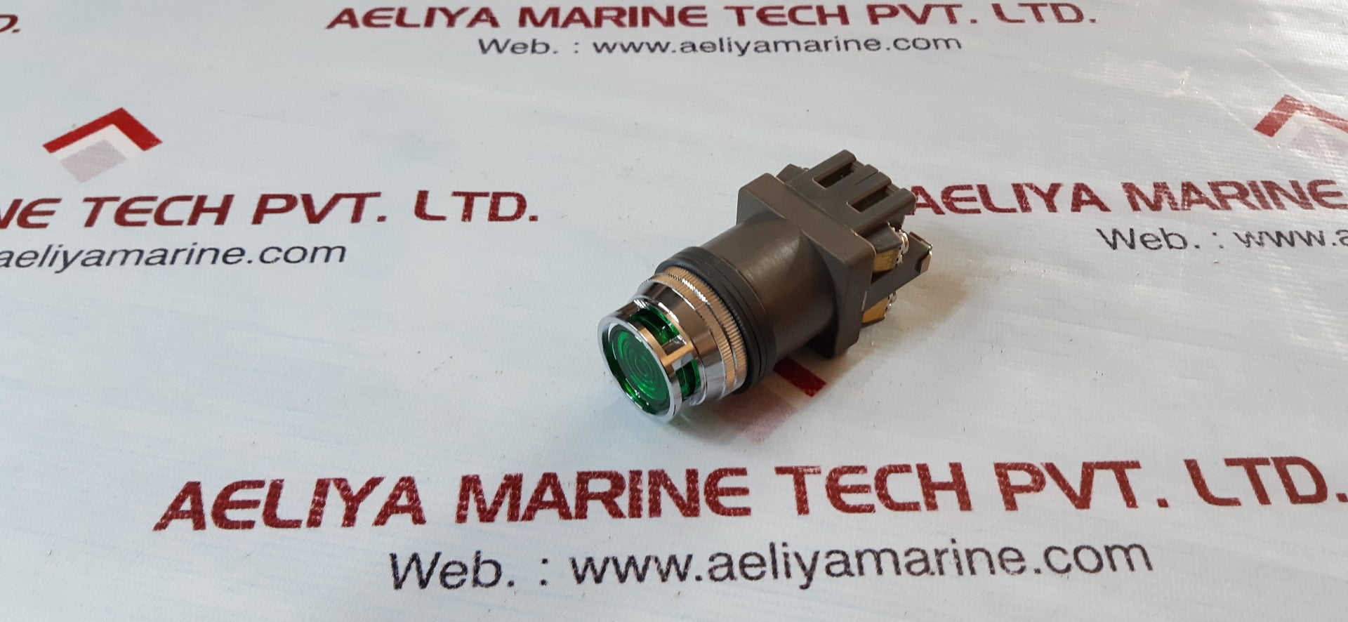 Idec izumi abc s64 pushbutton control unit