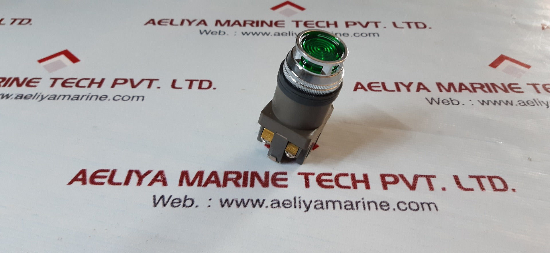 Idec izumi abc s64 pushbutton control unit