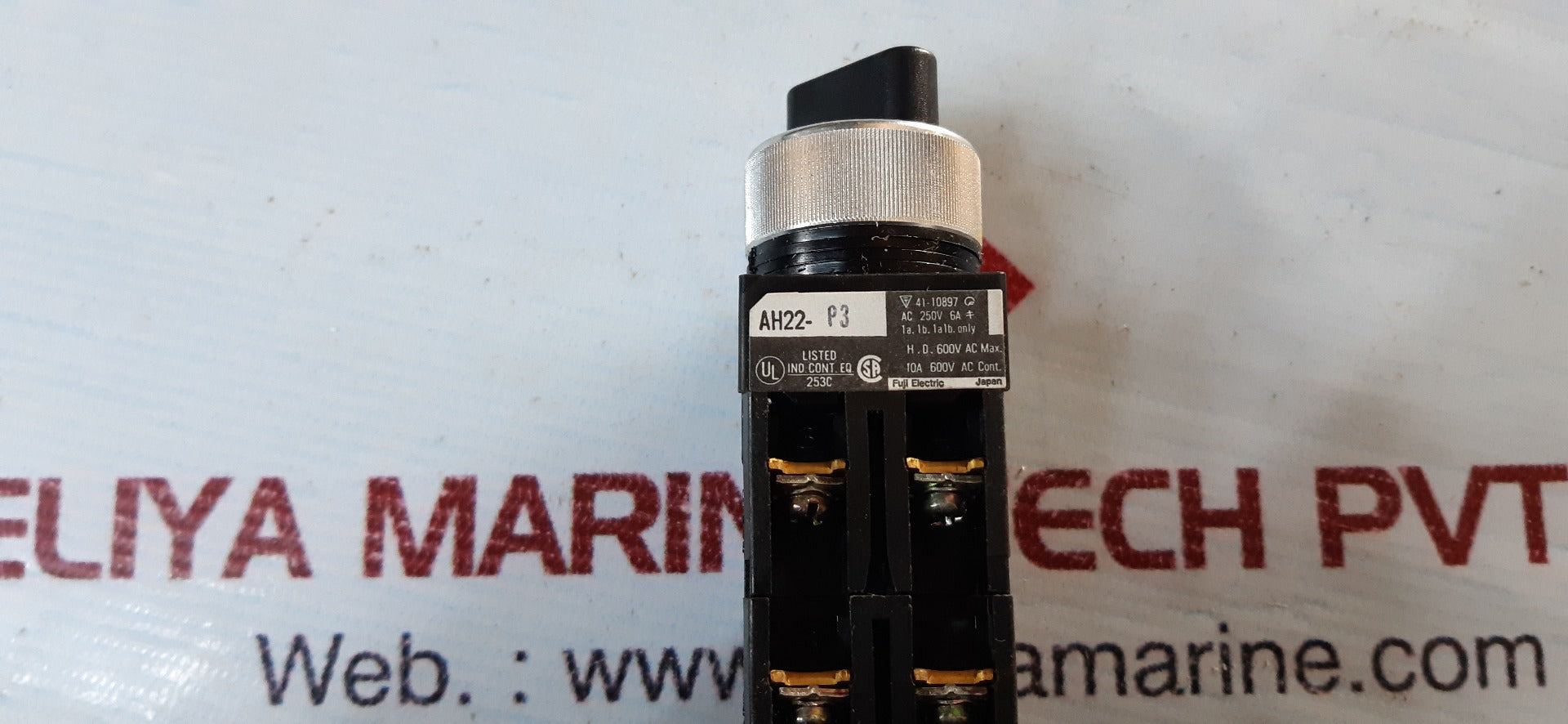 Fuji electric ah22-p3 command switch