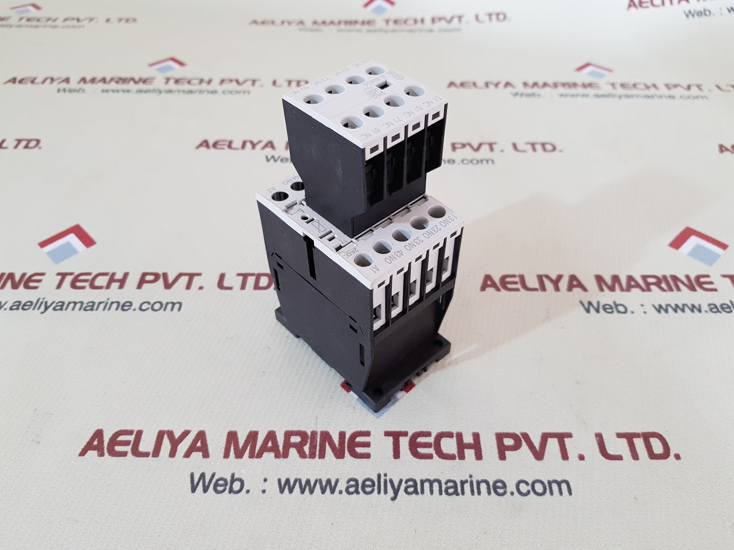 Moeller dil a-xhi04/dil a-40 auxiliary contactor
