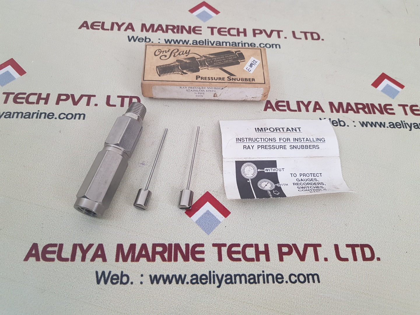 One Ray 1/4 pipe stainless steel pressure snubber 010s