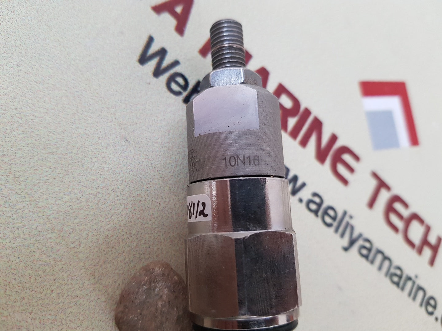 Hydac dr08p-01-c-n-180v pressure reducing valve