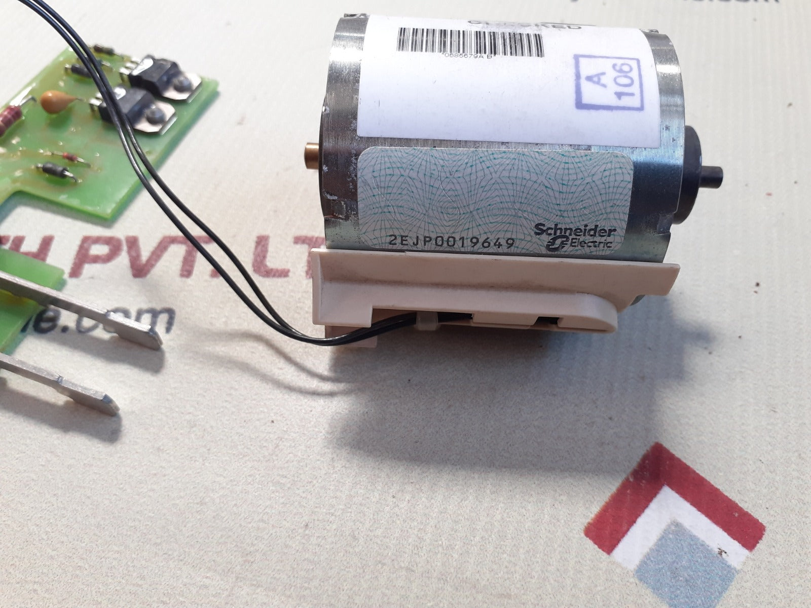 Schneider electric 685 679 undervoltage release for masterpact circuit breaker