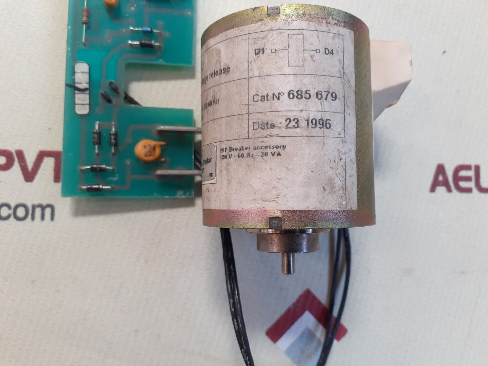 Schneider electric 685 679 mn-u undervoltage release for masterpact circuit breaker
