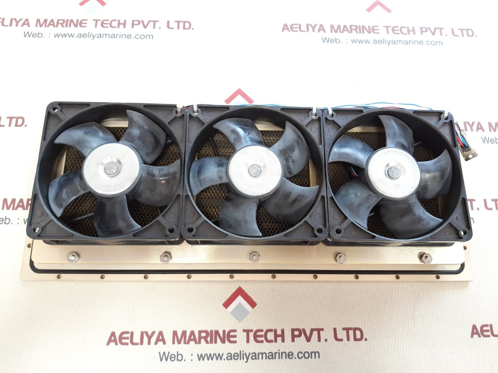 Cooling fan assembly 507500