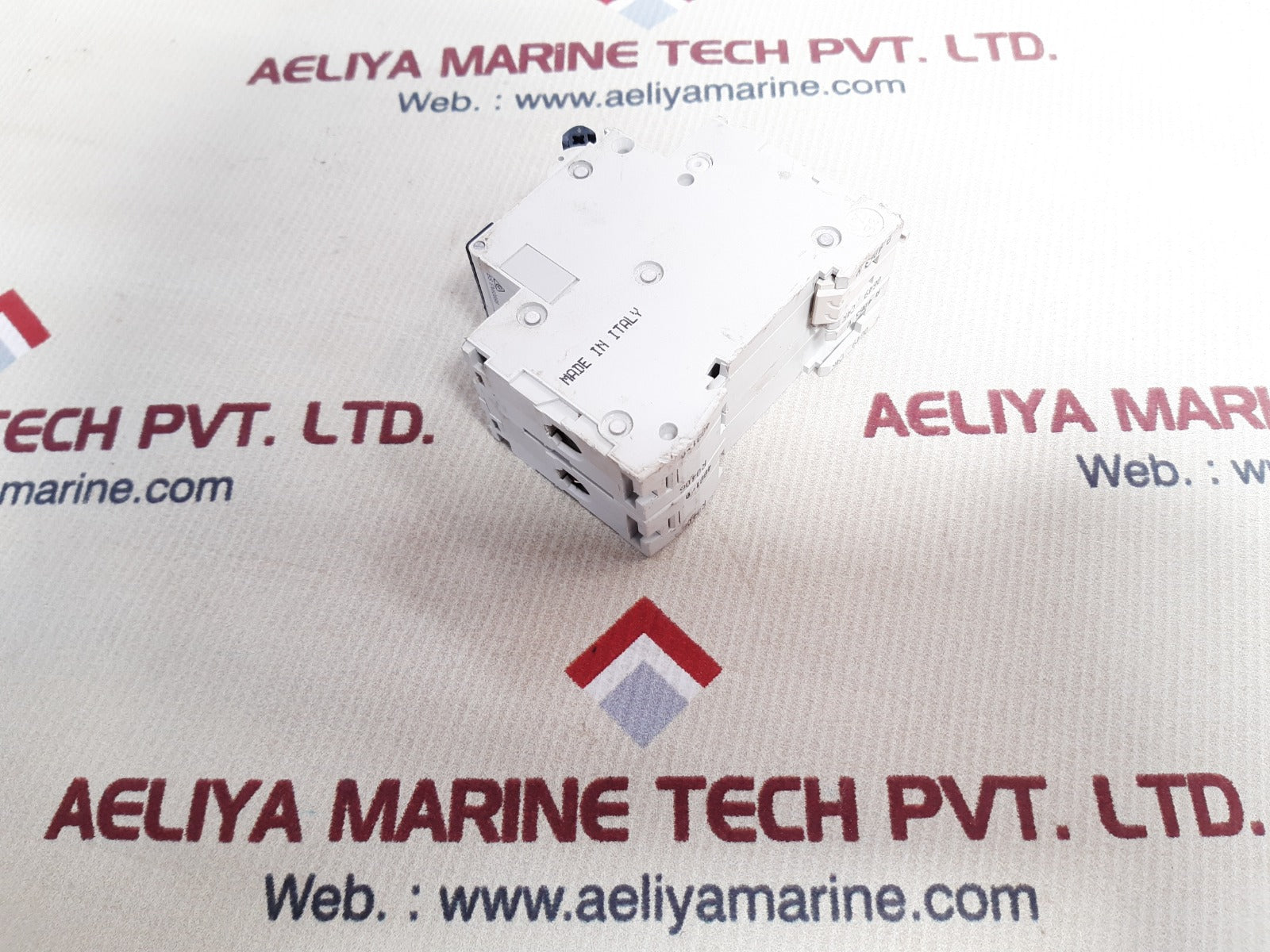 Merlin gerin multi 9 c60hd d10 circuit breaker