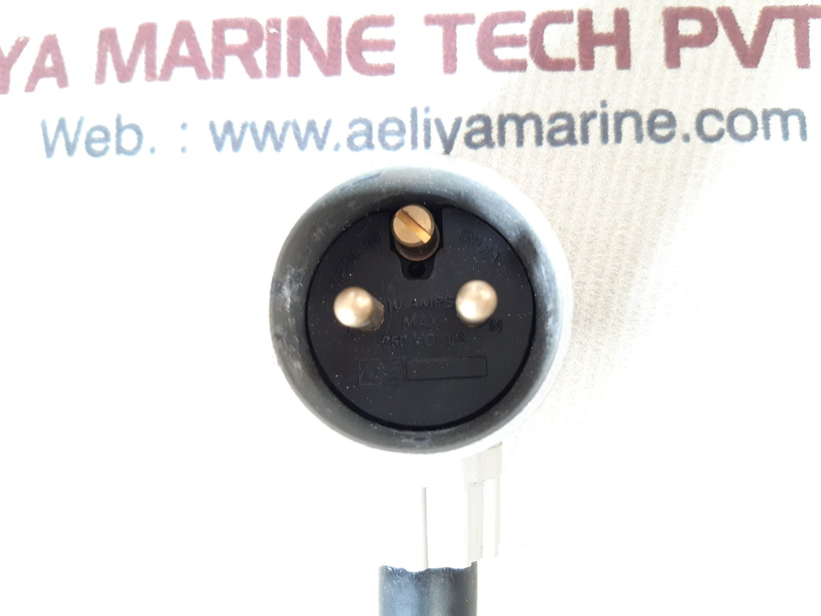 Set of 14x Scneider electric 10amps metal clad protected plug