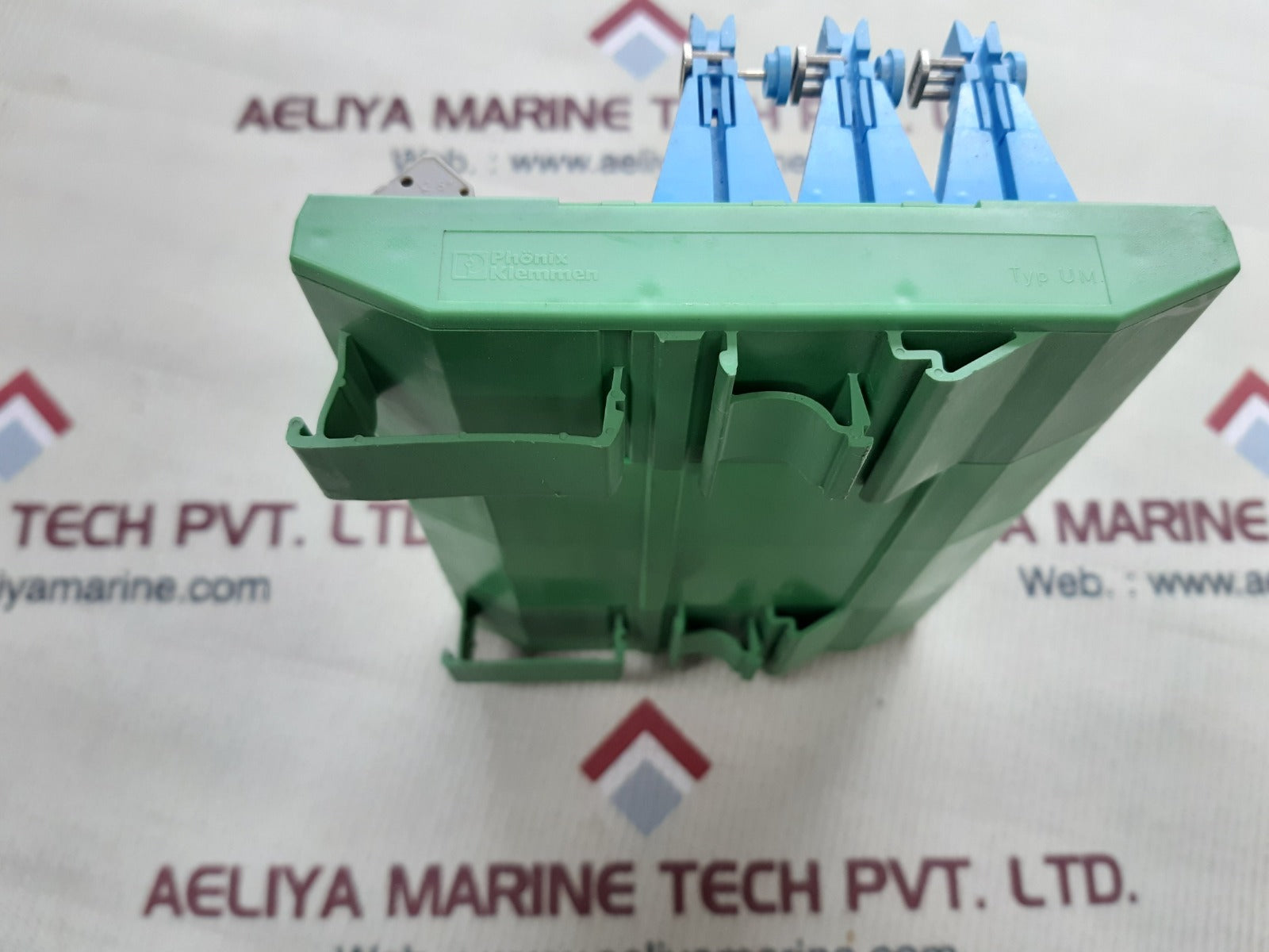 Phoenix klemmen 37766532 a circuit board