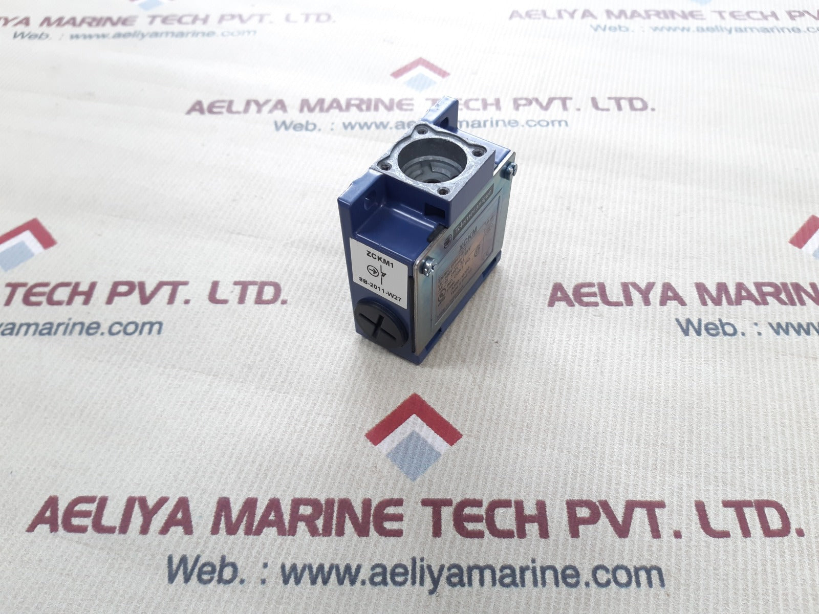 Telemecanique xckm limit switch