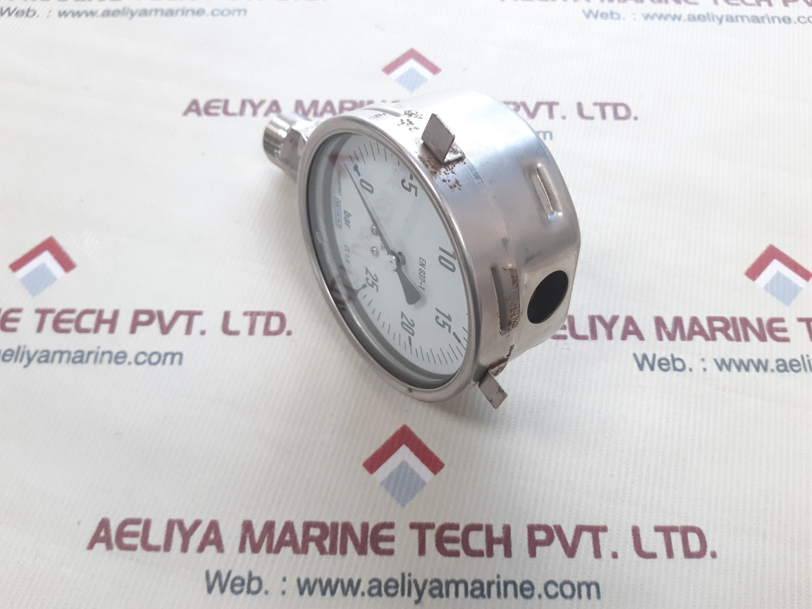 Wika en 837-1 cl 1.0 pressure gauge 0-25 bar