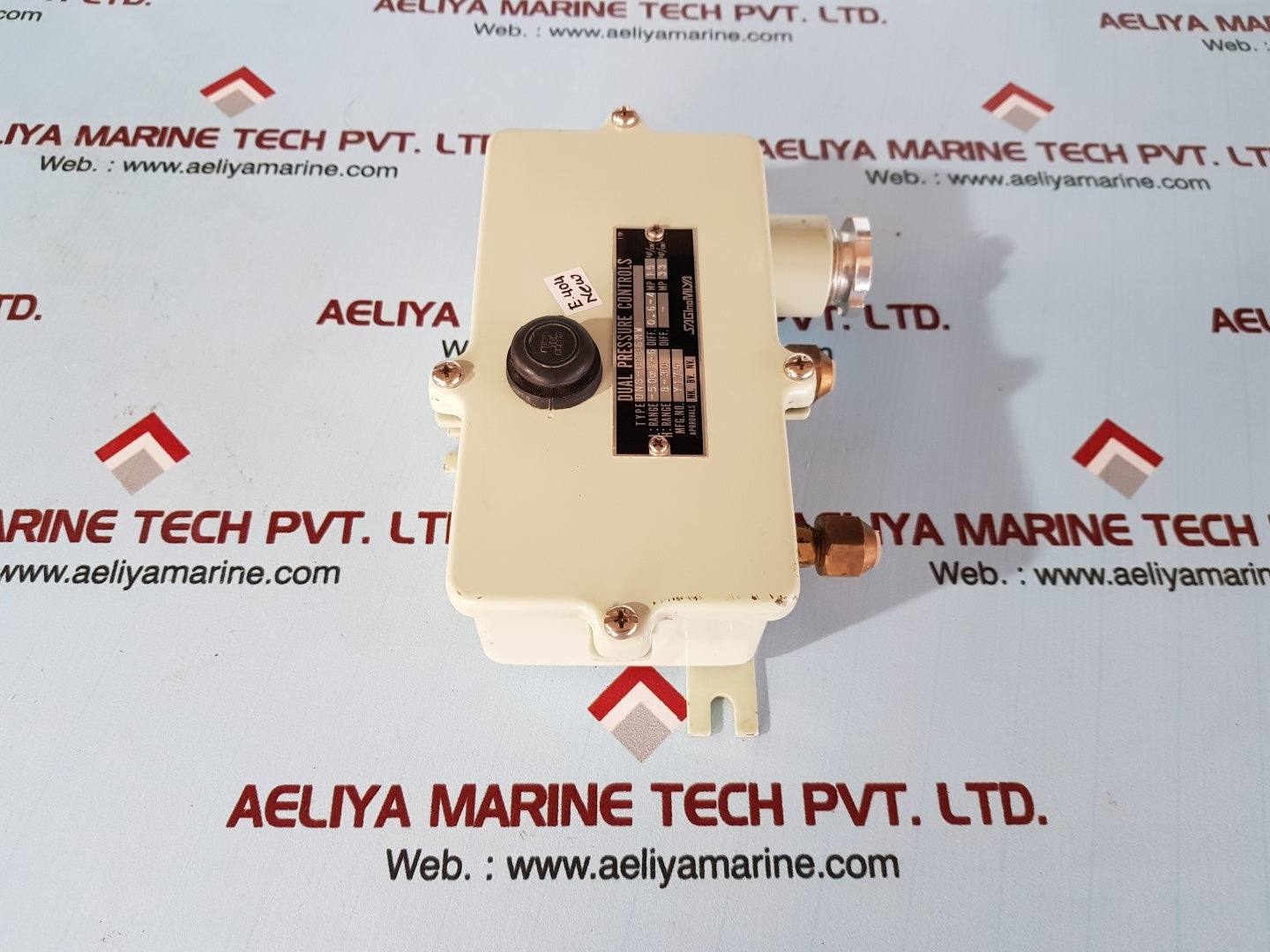 Saginomiya dns-d606m w dual pressure controls