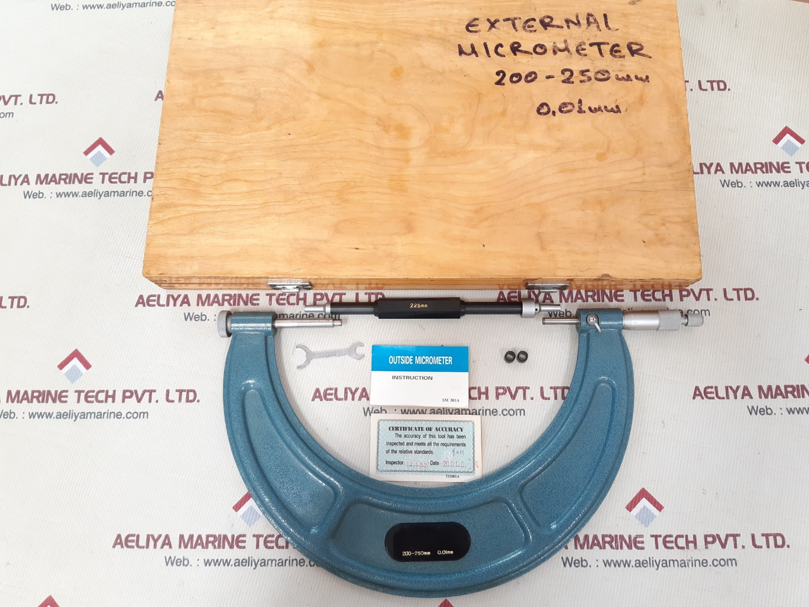 0.01 mm 200-250 mm external micrometer with 225 mm out side