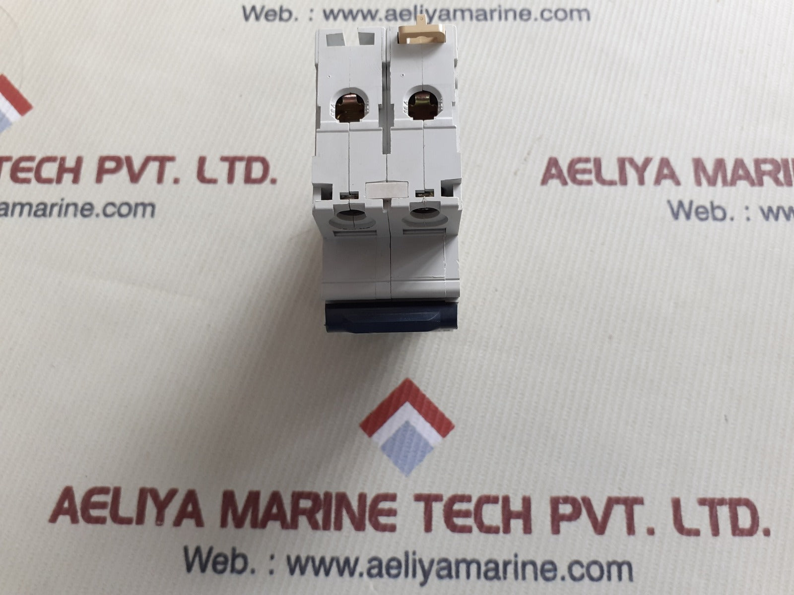 Merlin gerin multi9 c60hc c10 circuit breaker