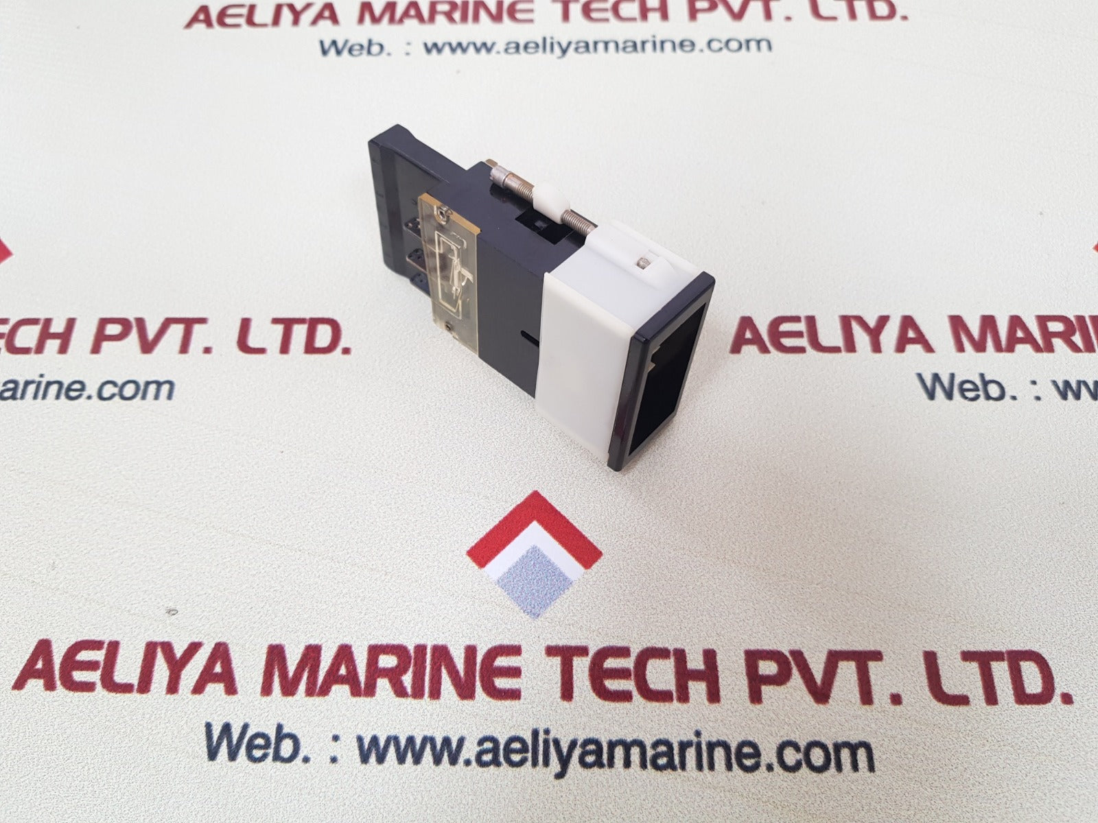 Eao ch 4600 03-122-013 push button