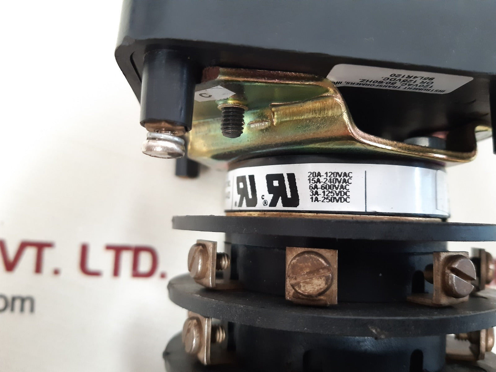 Instrument transformers 952444d Tripped breaker control series 95