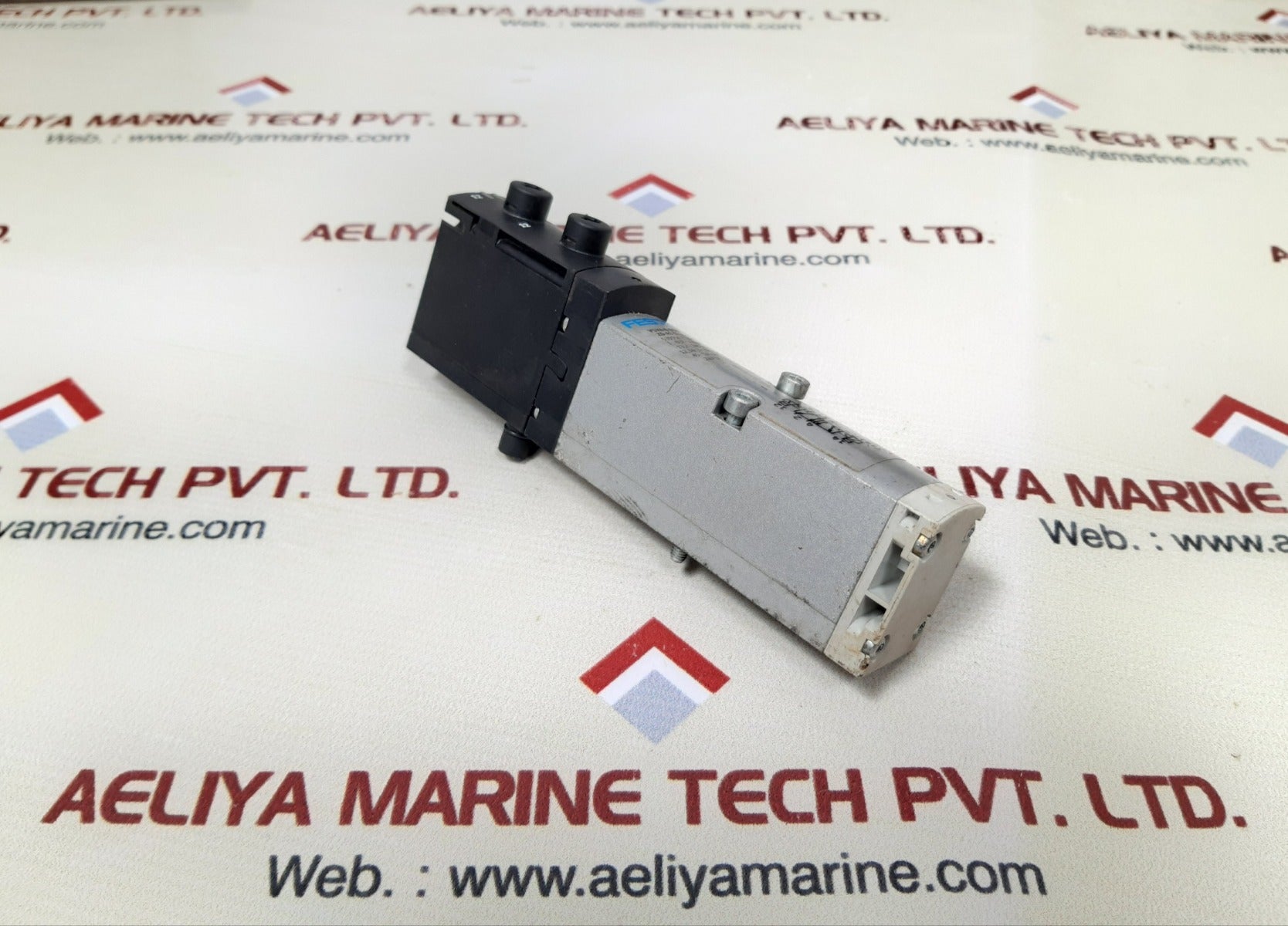 Festo vsva-b-b52-zd-a1-1t1l solenoid valve 696051 m22