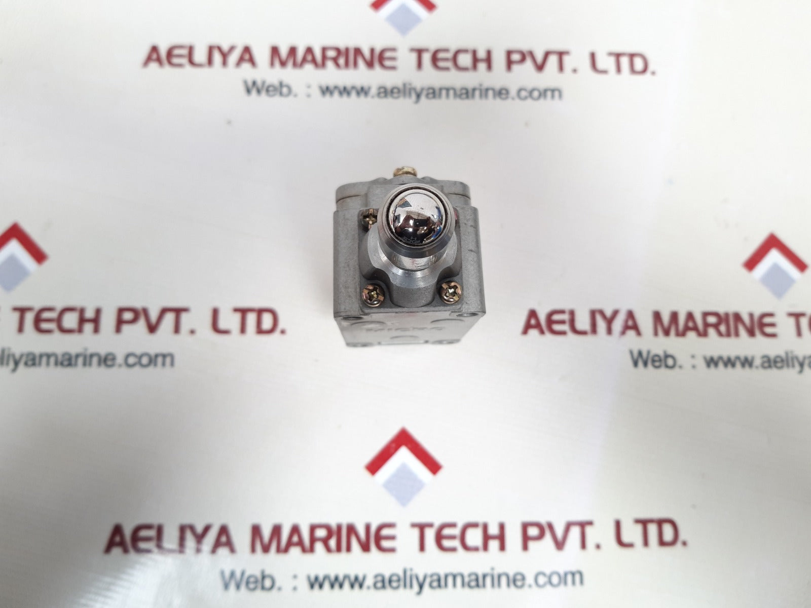 Yamatake-honeywell 2ls-j6 micro limit switch