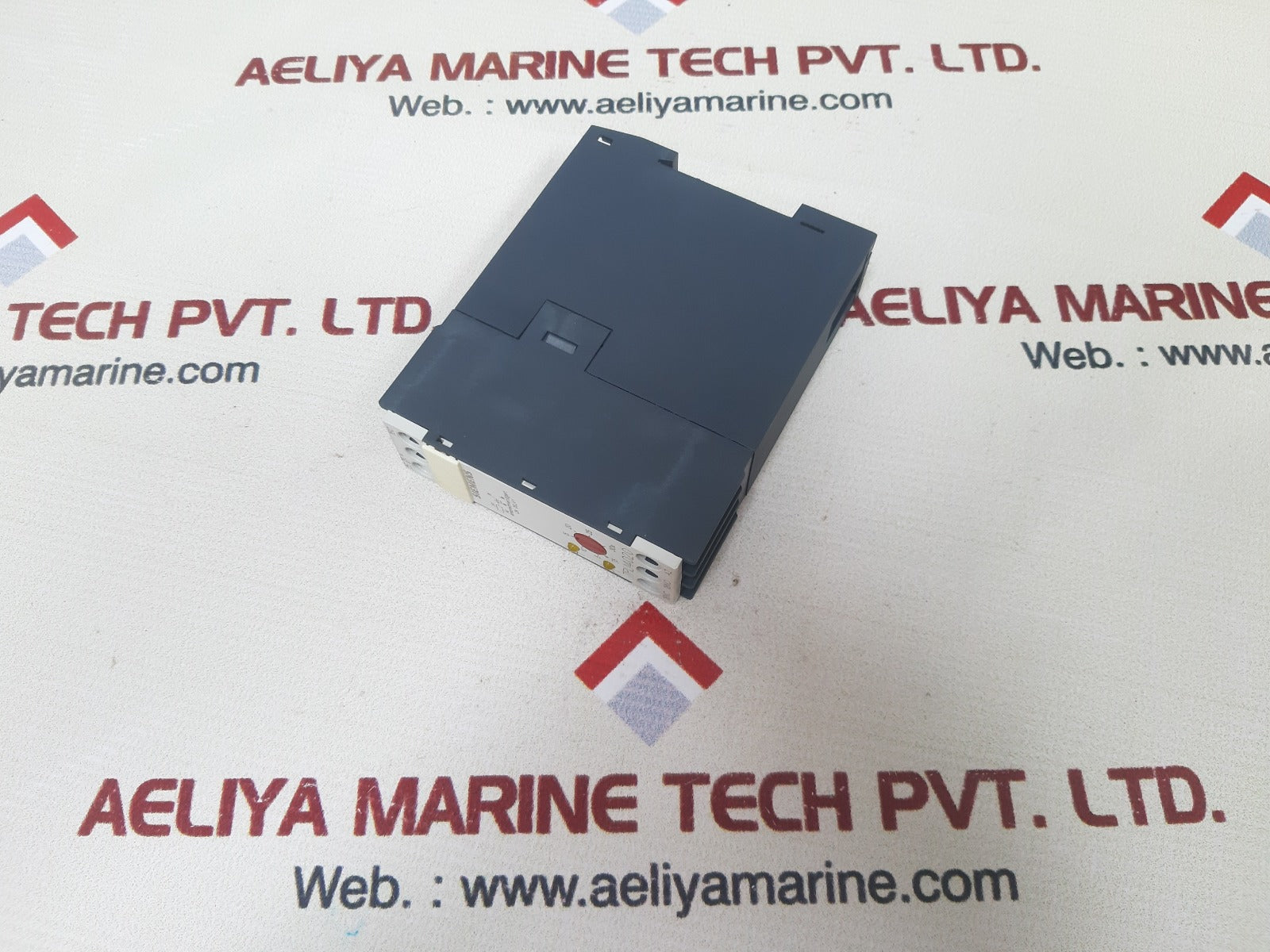 Siemens 7pu4020-2aj20 time relay