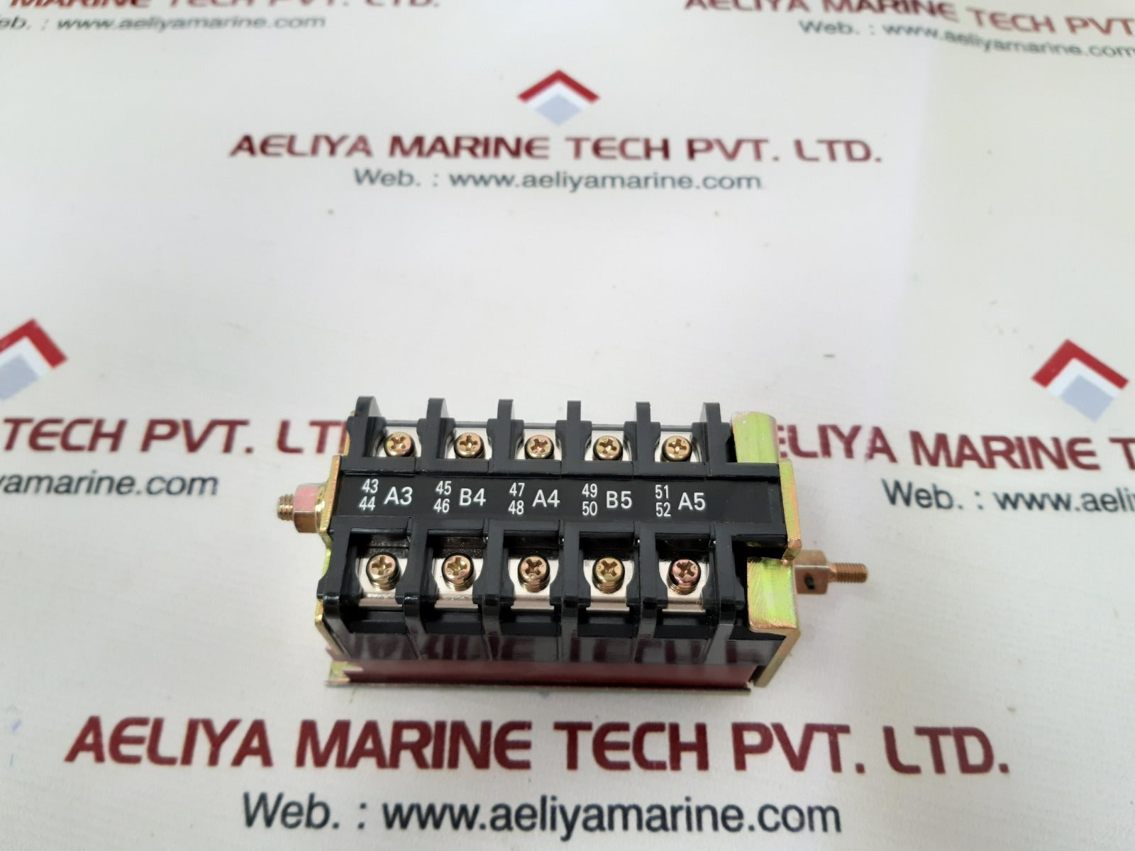 Axh-1 auxiliary switch