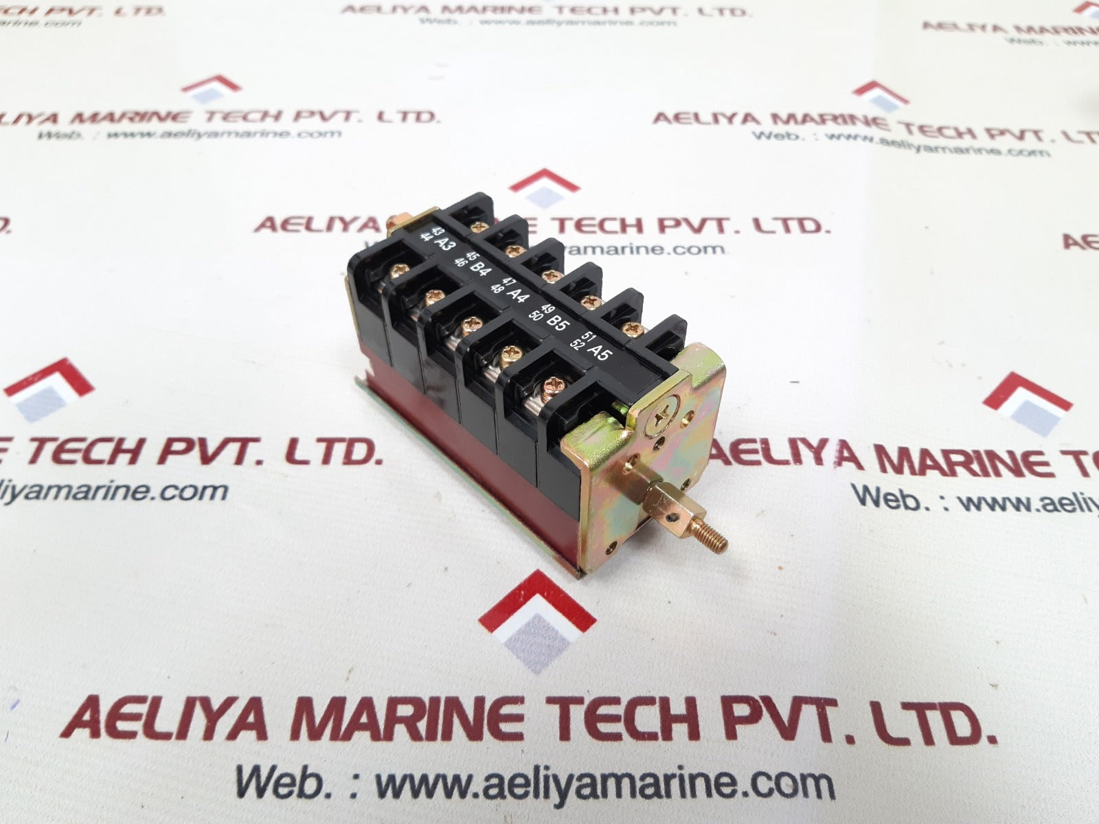 Axh-1 auxiliary switch