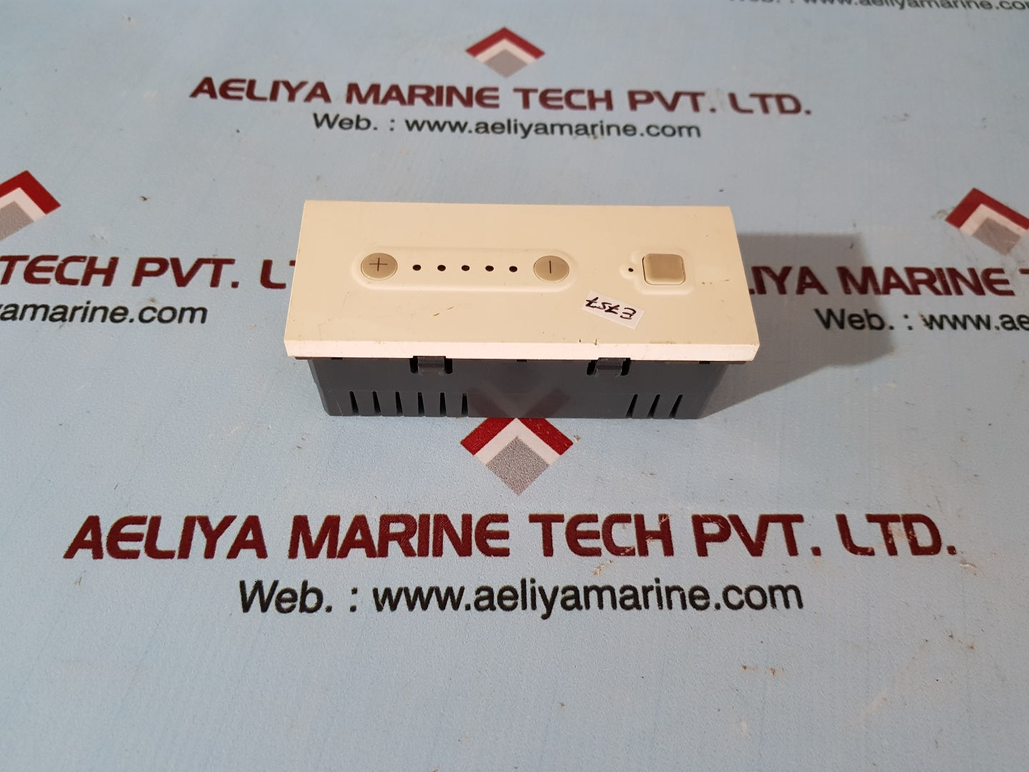 Legrand dimmer switch 100-240v 50/60hz 100w