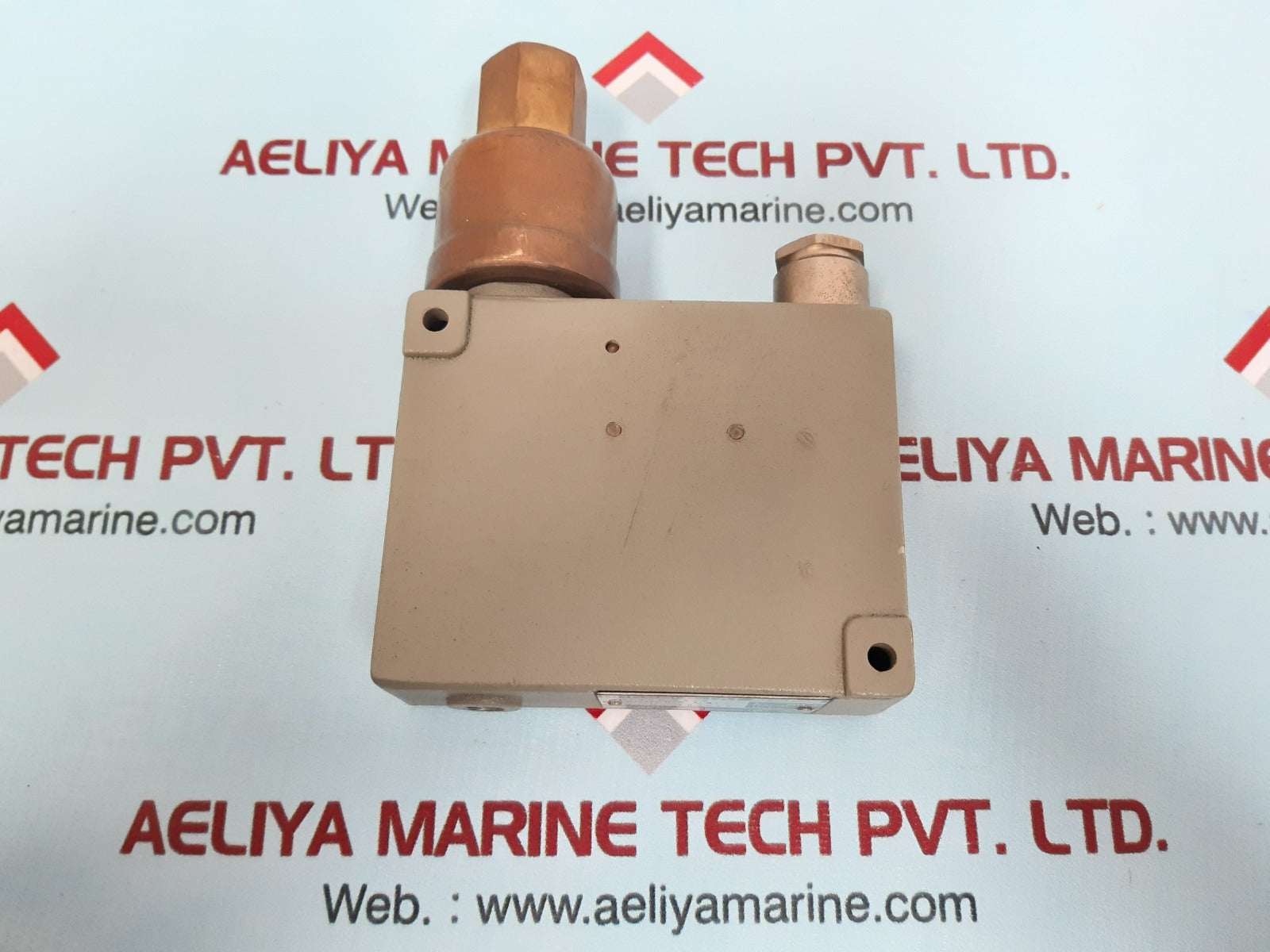 Trafag 940.2372 pressure switch 0.9-1.5 bar